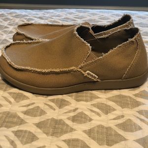 Men’s tan crocs slip on loafers